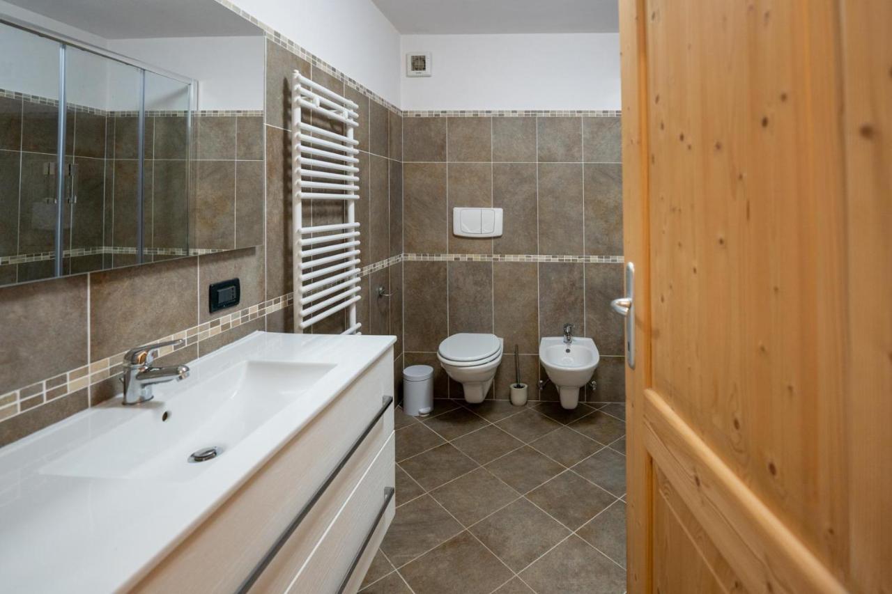Casa Beba - Agenzia Dolomiti Affitti Appartement Cavalese Buitenkant foto
