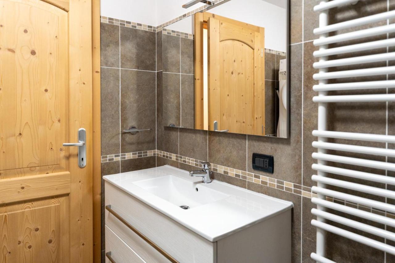 Casa Beba - Agenzia Dolomiti Affitti Appartement Cavalese Buitenkant foto