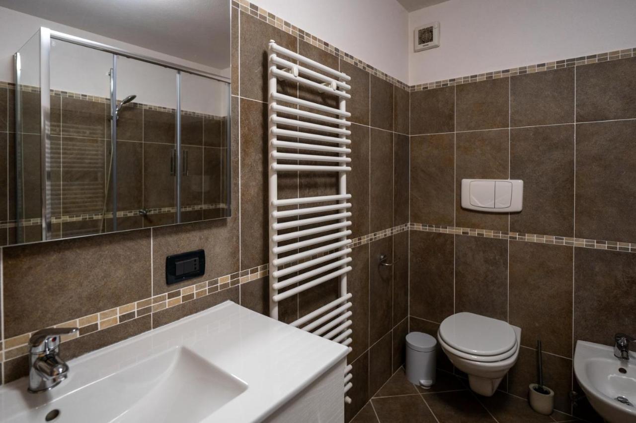 Casa Beba - Agenzia Dolomiti Affitti Appartement Cavalese Buitenkant foto